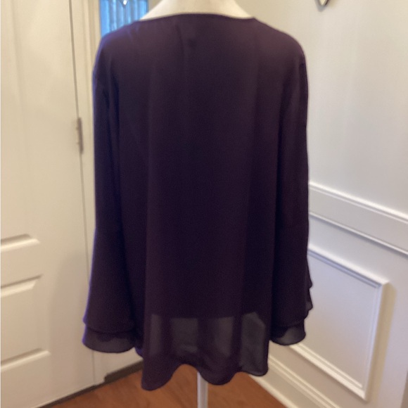 Elegant V-Neck Layered Bell Long Sleeve Blouse - Picture 3 of 4